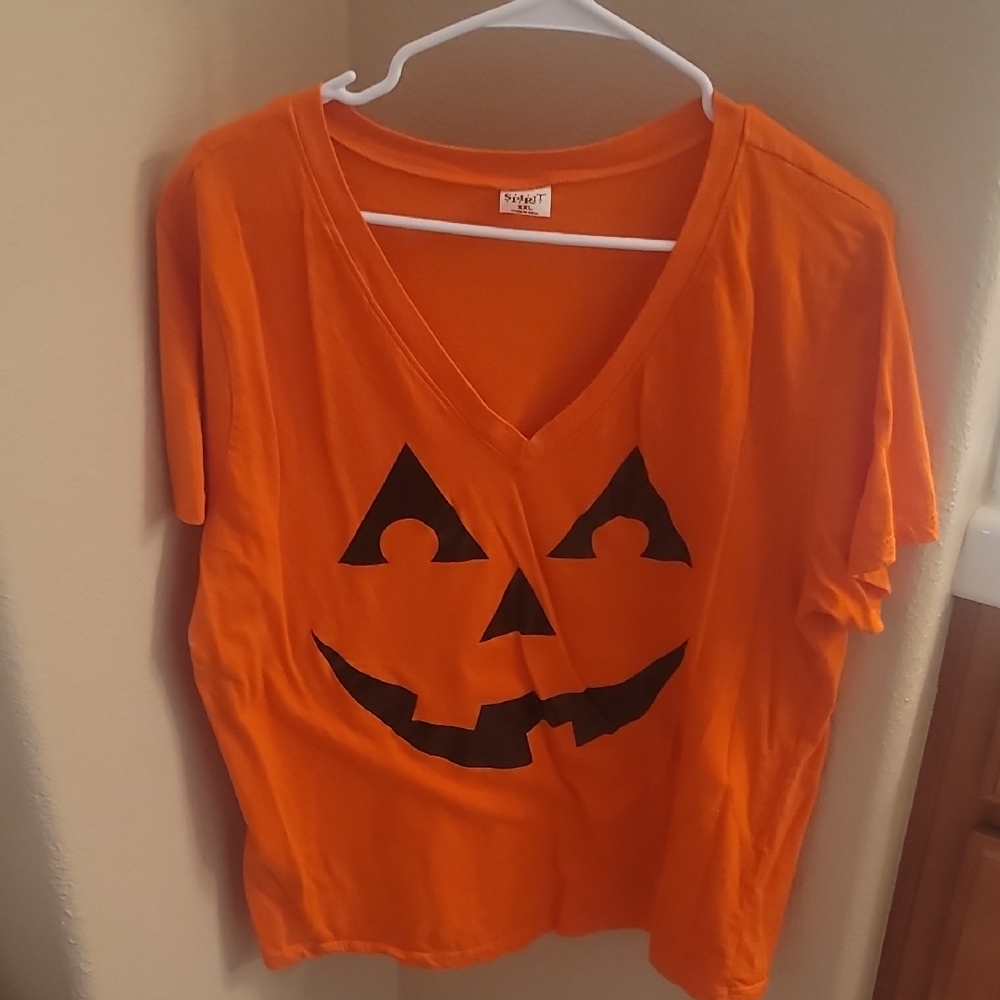 Spirit Vibrant Orange T-Shirt 🎃